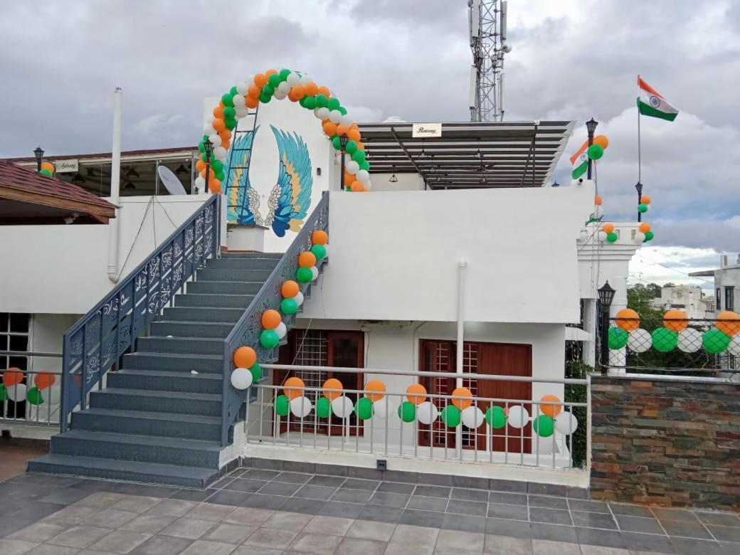 Peacock Hill Homestay ボーパール エクステリア 写真