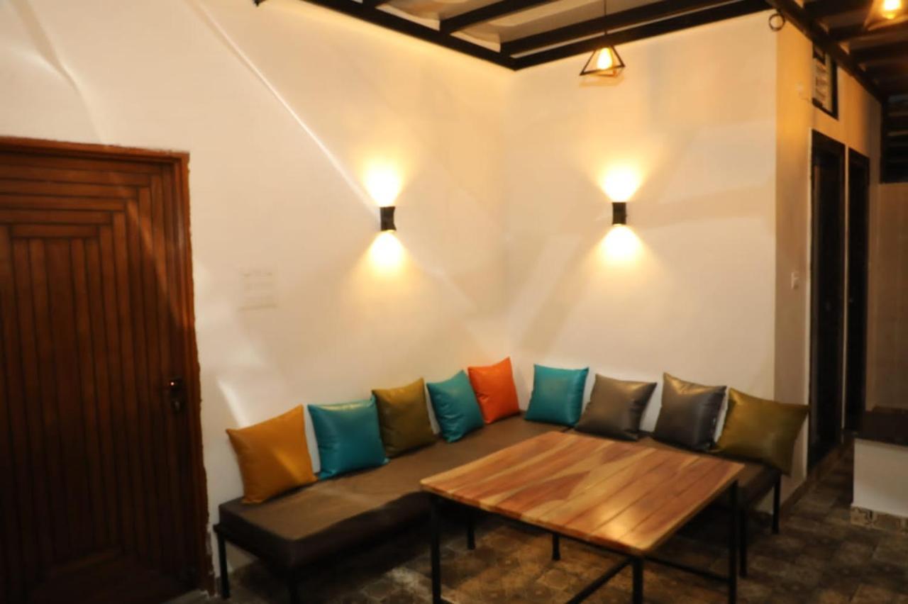 Peacock Hill Homestay ボーパール エクステリア 写真