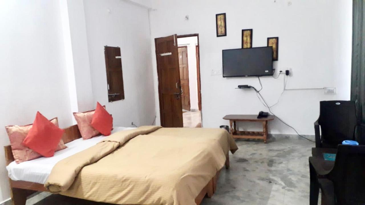 Peacock Hill Homestay ボーパール エクステリア 写真