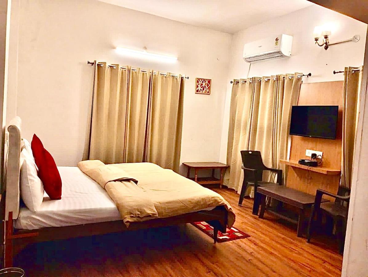 Peacock Hill Homestay ボーパール エクステリア 写真